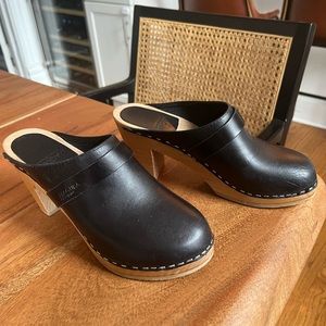 Black Maguba heeled Wooden Clogs
